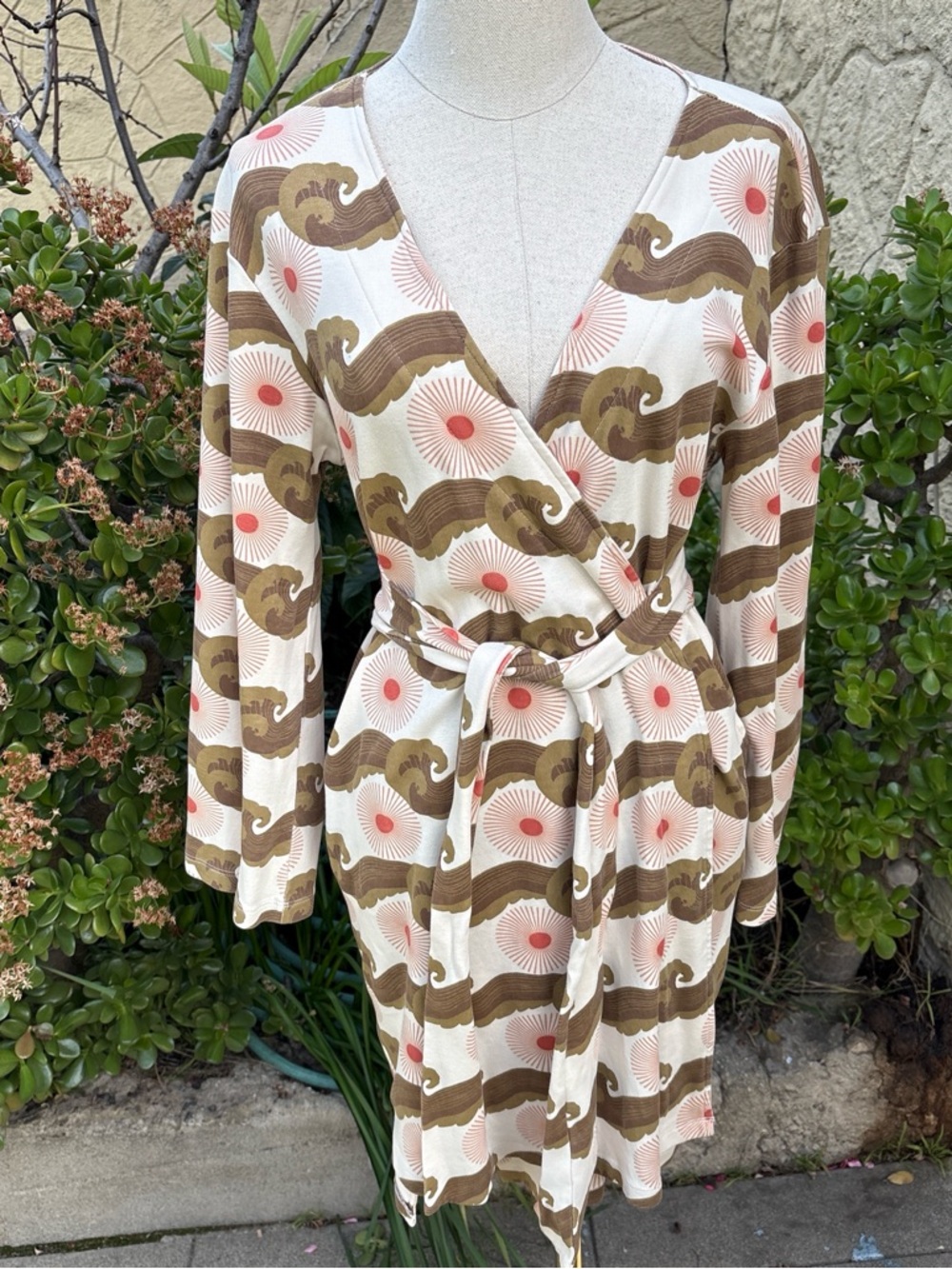 Kate Quinn Cotton Tie Robe with Sunburst Pattern